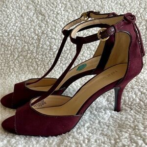 📣 Nine West T-Strap Heels Burgundy wine